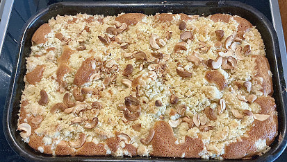 Rebarborovo-broskvové řezy, Namísto mandlí jsem dal kešu , jinak děkuji za recept,