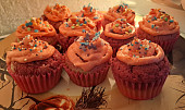 Lehký tvarohový krém (nejen) na cupcakes