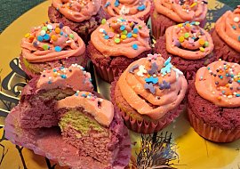 Lehký tvarohový krém (nejen) na cupcakes