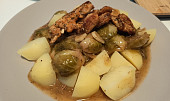 Medová růžičková kapusta na špeku s kuřecími nudličkami