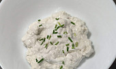 Nivovo-česneková pomazánka (Skvelá!)