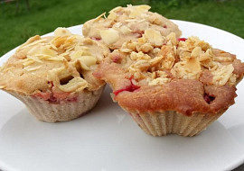 Muffiny s jahodami a rebarborou