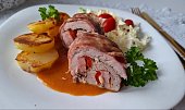 Roláda z vepřové panenky s farmářskou slaninou