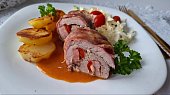 Roláda z vepřové panenky s farmářskou slaninou