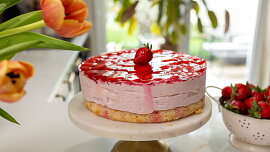 Jahodový smetanový dort (mousse)