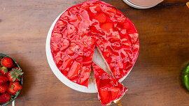 Jahodový smetanový dort (mousse)