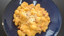 Rychlé gnocchi s cizrnou a sušenými rajčaty