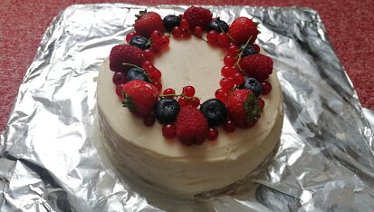 Nepečený cheesecake s ovocem, Já mám raději čerstvé ovoce, tak jsem použila to :)