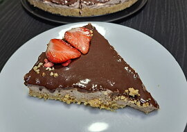 Čokoládovo-jahodový cheesecake