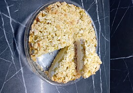 Rebarborový koláč s tvarohem a mandlovou drobenkou