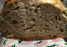 Pšenično-žitný domácí kváskový chléb