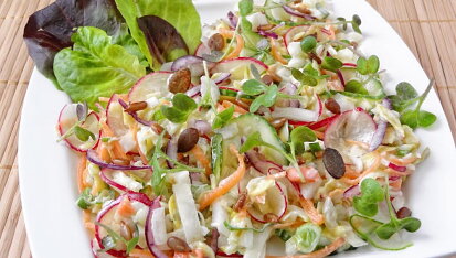 Barevný salát coleslaw
