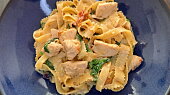 Krémové tagliatelle s kuřecím masem