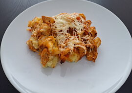 Zapečené kuřecí soté na bramborové kaši