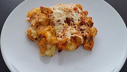 Zapečené kuřecí soté na bramborové kaši