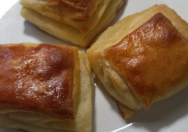 Pagáče s bramborami (Nevykrajujem kolečká, ale krájam na štvorce.)