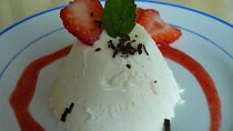 Panna cotta s jahodovým pyré