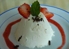Panna cotta s jahodovým pyré