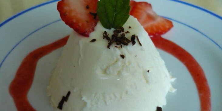 Panna cotta s jahodovým pyré