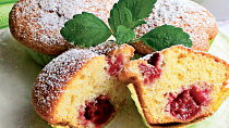 Nadýchané muffiny s jahodami