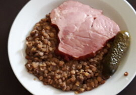 Novoroční čočka s uzeným