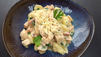 Krémové gnocchi s kuřecím masem a slaninou