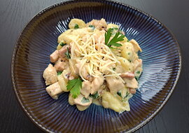 Krémové gnocchi s kuřecím masem a slaninou