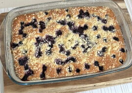 Bublanina - nadýchaná - s jakýmkoli ovocem (Už sem dělal po druhé tento recept a povedl se mi vic nez na poprve. Je opravdu nadychana a moc vynikajici. Jen sem jeste přidal drobenku)