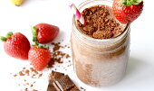 Čokoládové smoothie s jahodami