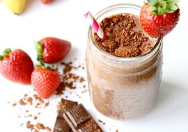 Čokoládové smoothie s jahodami
