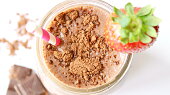 Čokoládové smoothie s jahodami