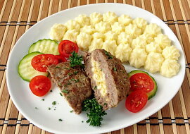 Karbanátky plněné eidamem