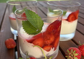 Panna cotta s jahodami