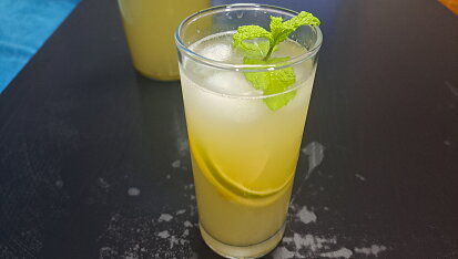 Citrusovo-bazalková limonáda