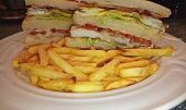 Club Sandwich s hranolkami