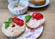 Šunková pěna z mozzarelly