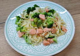 Těstoviny s lososem a brokolicí podle Zdeňka Pohlreicha