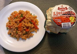 Bulgur s paprikami a ljutenicí