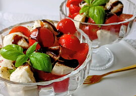 Caprese salát
