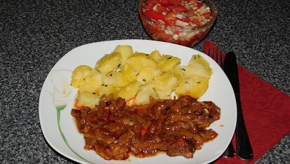 Delikatesní vepřové plátky se zálivkou