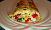 Roláda z cukety s brynzou a chorizem (Náplni se meze nekladou takže tady je pomazánkové máslo, sušený česnek, parmezán, šunka, slanina, mozzarella, ledový salát, rajče a jarní cibulka)