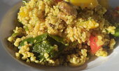 Bulgur se zeleninou, žampiony a koprem