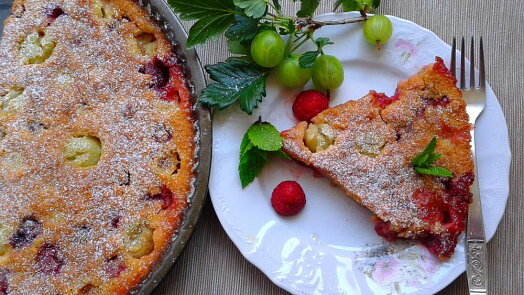 Clafoutis s angreštem a malinami