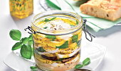 Nakládaná mozzarella s bylinkovou focacciou