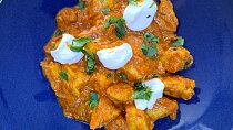Indické butter chicken v kořeněné omáčce