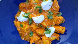 Indické butter chicken v kořeněné omáčce
