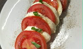 Mozzarella salát