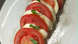Mozzarella salát