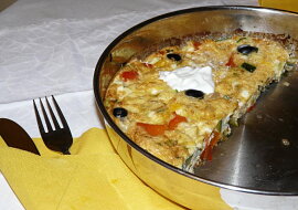 Španělská vaječná tortilla s olivami a sýrem