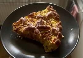 Litý ovocný koláč s karambolou